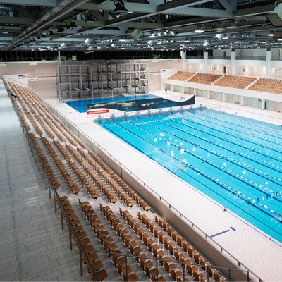 Die Schwimm- und Sprunghalle an der Landsberger Allee (SSE) ist Europas Hallenbad mit der größten Wasserfläche - und arbeitet mit Fernwärme.